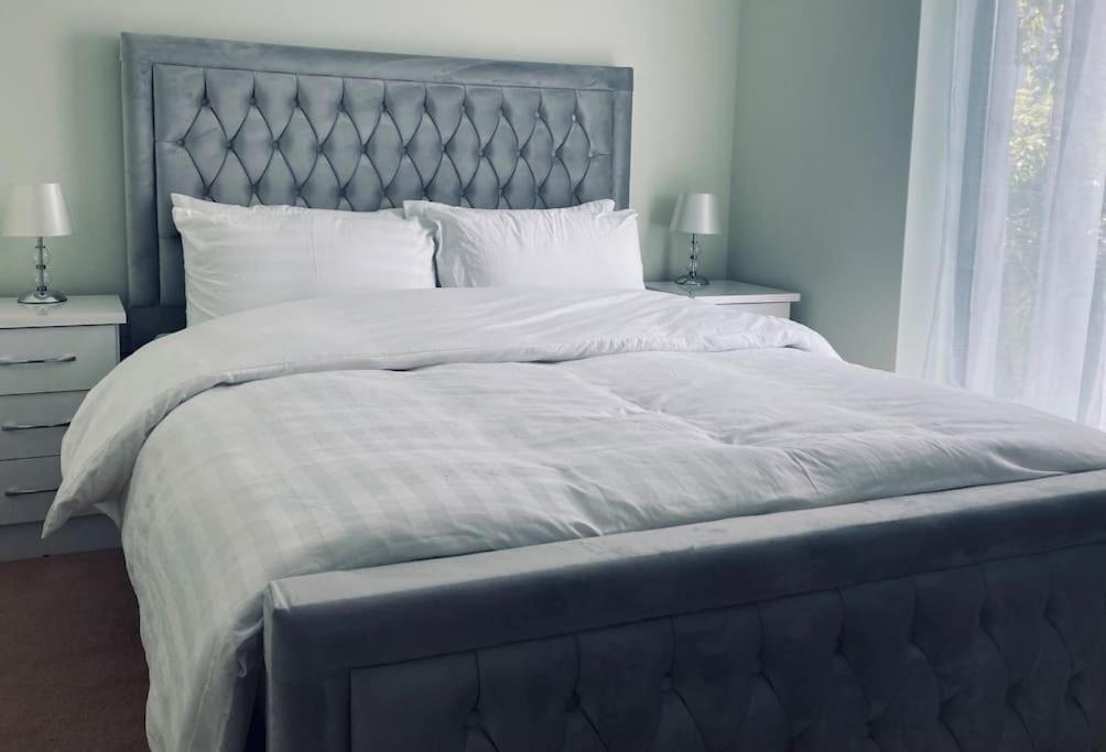 בלפסט Ormeau Road Stylish Double Bedroom Luxury Apartment מראה חיצוני תמונה